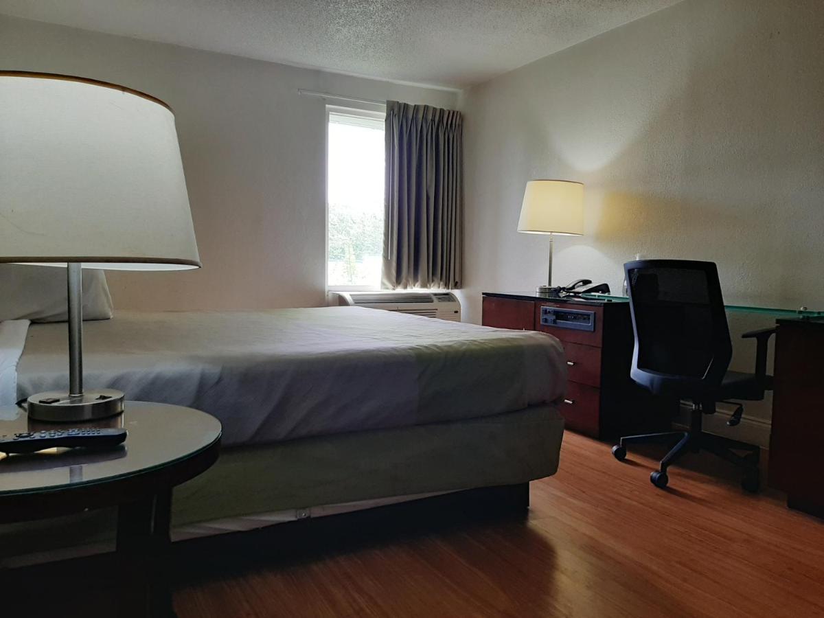 Econo Lodge Airport Near Billy Graham Parkway Charlotte Exterior foto