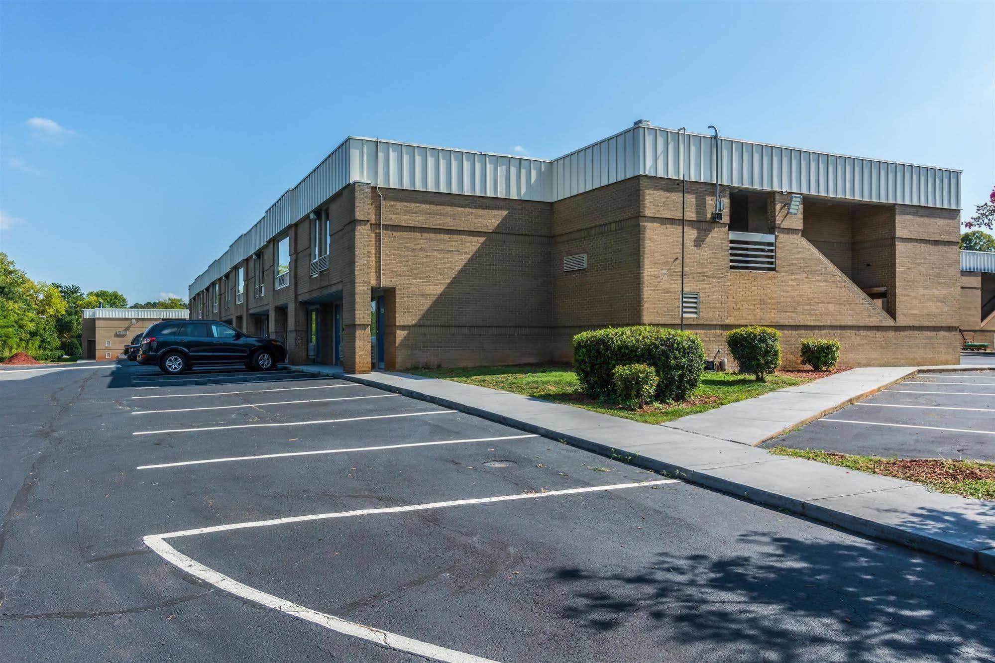 Econo Lodge Airport Near Billy Graham Parkway Charlotte Exterior foto